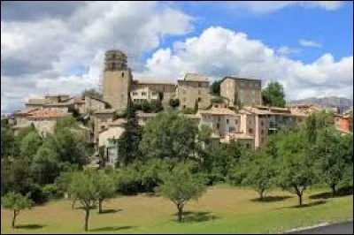 Notre balade prend fin à 756 mètres d'altitude, à Thoard. Établi sur un site perché, ce village de l'arrondissement de Digne-les-Bains se situe dans le département ...