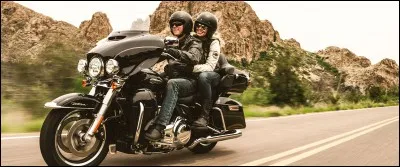 Quelle chanteuse a chant&eacute; "L'homme &agrave; la moto" ?