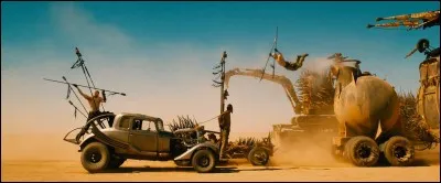 Dans quel film voit-on une certaine Furiosa s'enfuir avec des mères porteuses dans un camion-citerne pour rejoindre la terre promise végétale avec, à ses trousses, le tyrannique Immortan Joe ?