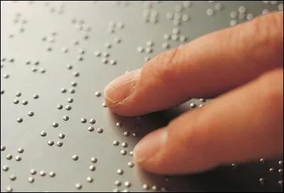 Il est l'inventeur fran&ccedil;ais du syst&egrave;me d'&eacute;criture tactile &agrave; points saillants, &agrave; destination des personnes aveugles ou malvoyantes. Qui est-il ?