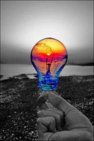 Qui a inventé l'ampoule électrique ?