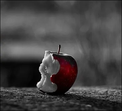 Dans le conte de Blanche-Neige, qui croque dans la pomme ?