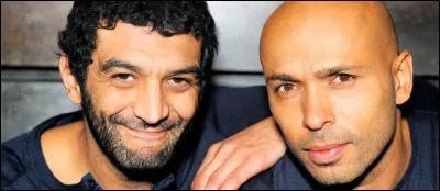 - L'animateur : « Gris, Bravo Mamadou. Formidable réponse de Mamadou, et maintenant, on passe à Véronique. C'est très facile. Véronique c'est à vous, je vous donne la première moitié d'un couple et vous me donnez l'autre. Vous avez compris ? »

- Véronique : « Vous pouvez répéter la question ? »

- L'animateur : « Je vous donne un exemple : je vous dis... .