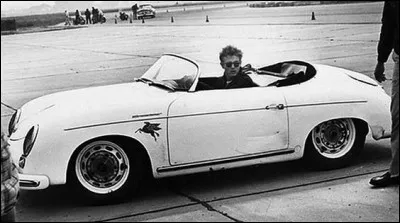 - Véronique : « La question est finie ? »

- L'animateur : « Oui »

- Véronique : « Stéphanie de Monaco »

- L'animateur : « Non. Bon, question suivante : dans les années 70, donnez-moi le nom de la célèbre bande de terroristes allemande. »

- Mamadou : « La bande à Basile. »

- L'animateur : « Réponse fausse. Question facile, question cinéma : quel acteur a interprété le...