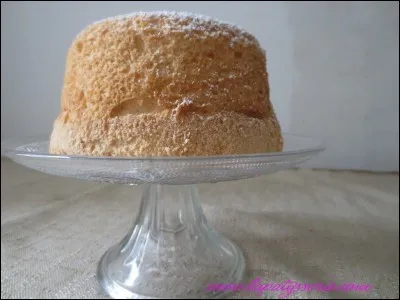 Quel ingrédient ne fait pas partie du "gâteau des anges" ?