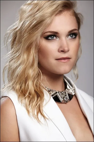 Que découvrent Clark et Belamy sous terre ?