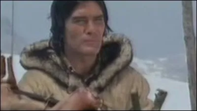 Finalement, Croc-Blanc et sa mère rejoignent un village indien. Croc-Blanc apprend beaucoup sur les hommes. Mais lui, comment les appellent-ils ?