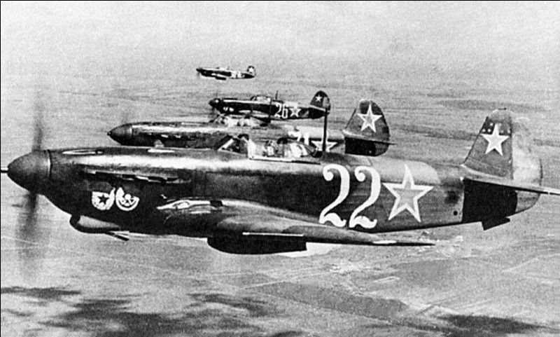 Mis en service en octobre 1942 et produit à plus de 16 000 exemplaires jusqu'en 1948, ce chasseur rapide ( 700 km/h) a été un appareil majeur de l'armée soviétique. Il a notamment équipé le Groupe de chasse Normandie-Niémen. Quel est cet avion ?