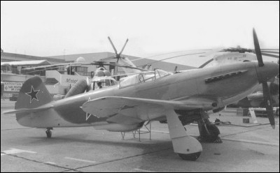 Ce chasseur, mis en service en 1940, produit à plus de 8 000 exemplaires, a été le premier avion de l'escadrille Normandie-Niemen. Quel est cet appareil ?