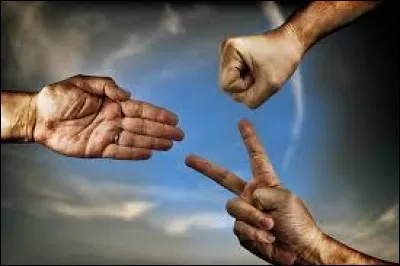 Quel élément bat la pierre dans le jeu "pierre-papier-ciseaux" ?