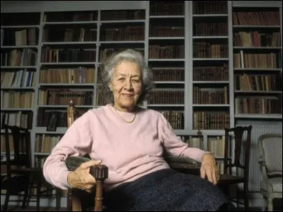 Quel était la spécialité de Jacqueline de Romilly ?