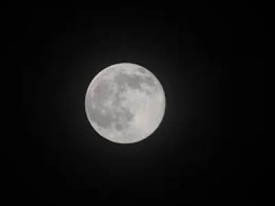 Où se trouve la Lune ?