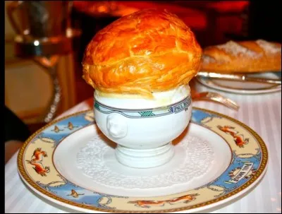 Sur chaque soupière contenant cette spécialité, on peut lire VGE, pourquoi ?