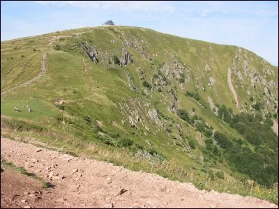 À quel massif montagneux appartient le Hohneck (en photo), culminant à 1 363 m ?