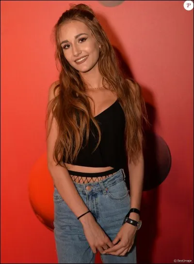 Qui est cette youtubeuse juste magnifique ?