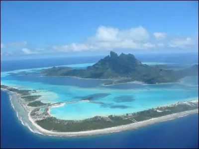 Où se situe le lagon Bora-Bora ?