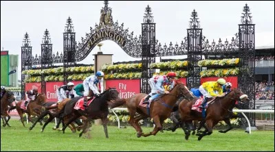 Dans quelle ville se tient la course de chevaux la plus c&eacute;l&egrave;bre d'Australie ?