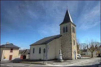 Voici l'église Saint-Sébastien de Labatmale. Commune de Nouvelle-Aquitaine, dans la vallée de l'Ousse, elle se situe dans le département ...