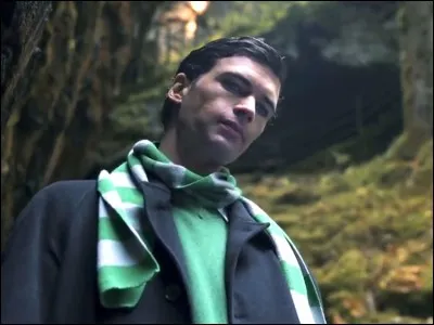 Quel est le nom du général qui interroge la prisonnière ?