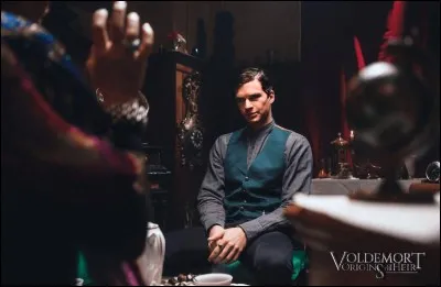 Où Tom Jedusor est-il parti se cacher afin de trouver l'héritage caché par Helena Serdaigle ?