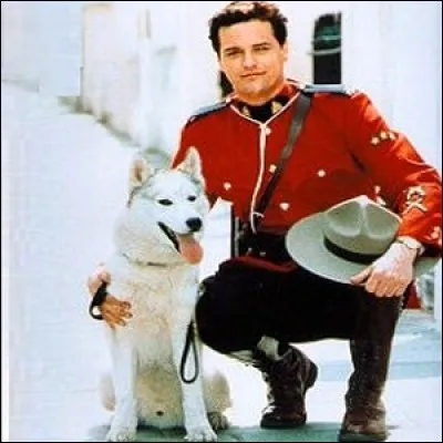 « Un tandem de choc » : le héros, Benton Fraser, fait partie de...