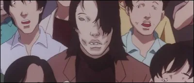 Quel est le surnom de l'homme qui poursuit Mima partout où qu'elle aille ?