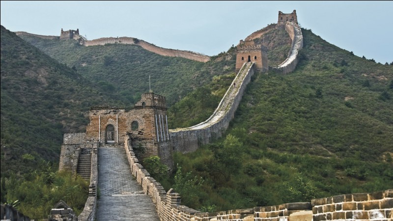 Combien de km la Grande Muraille de Chine fait-elle ?