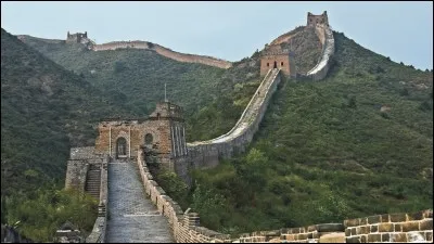 Combien de km la Grande Muraille de Chine fait-elle ?