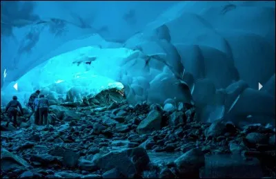 Où se situe la grotte glacière de Mendenhall ?