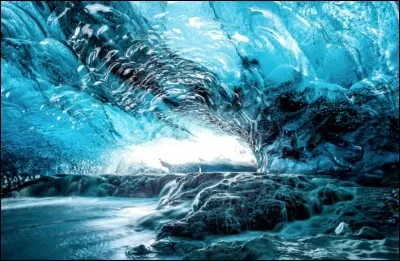 Où se situe la grotte glacière de Breidamerkurjokull ?