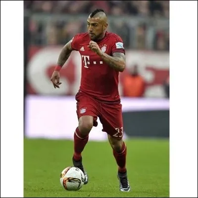 Sur Twitter, le pseudo de Vidal est :