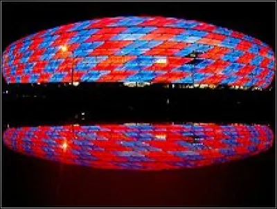 Comment le stade du Bayern s'appelle-t-il ?