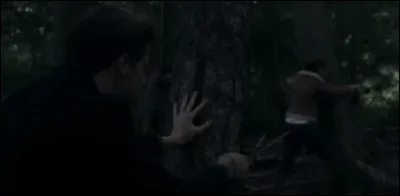 Quelle formule l'un des serviteurs du Maître de la Mort utilise-t-il pour tuer l'une de ces personnes ?