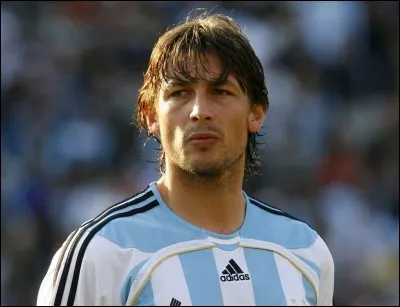 Le défenseur argentin champion de France avec l'OM est :