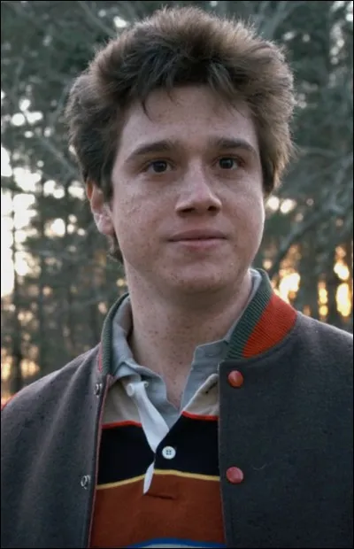 Comment s'appelle l'ami de Steve (méchant et laid) ?