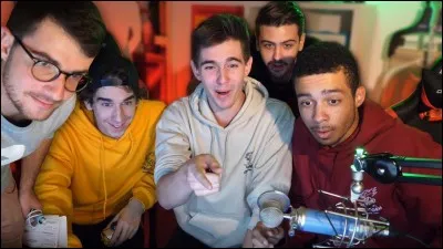 Il a acheté récemment (avec ses potes), pour un très grand projet à venir, la ...