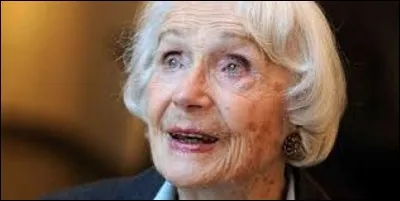 24 septembre : 
Meurt à Paris la doyenne des actrices et sociétaires de la Comédie-Française, Gisèle Casadesus. Née dans la capitale le 14 juin 1914, elle reçut un Molière d'honneur en 2003 pour l'ensemble de sa carrière et deux Molière de la meilleure comédienne dans un second rôle en 1993 et 1994. Dans quel film de Valérie Lemercier, de 2005, joua-t-elle le personnage d'Alma, la reine mère ?