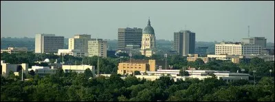 Dans quel pays se trouve la ville de Topeka ?