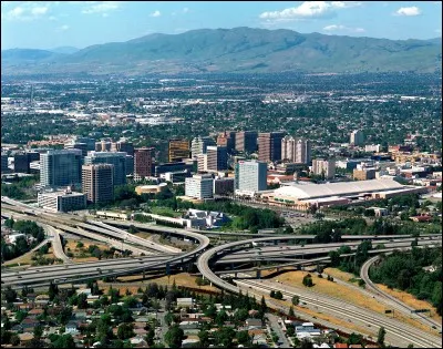 Parmi les villes qui ont le nom de San José, deux sont particulièrement importantes : dans quels pays se trouvent-elles ?