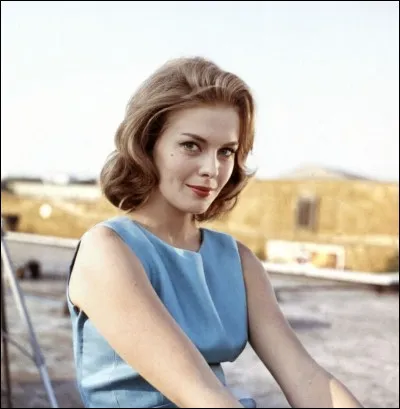 Avec qui Jean Seberg joue-t-elle dans le film de Godard : "A bout de souffle" ?