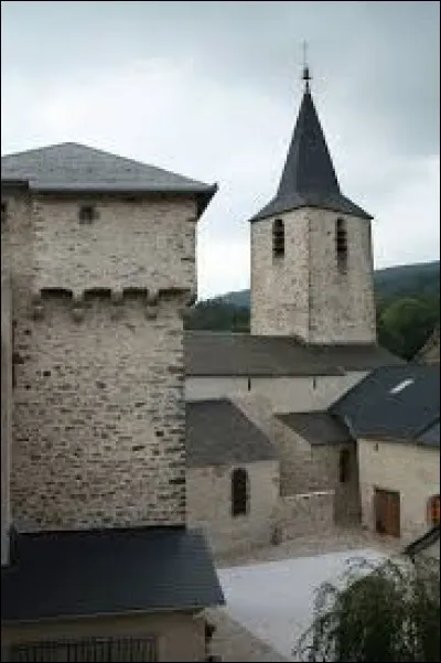 Nous partons à la découverte du château et de l'église Saint-Victor de Nages. Commune d'Occitanie, en Montagne noire, elle se situe dans le département ...