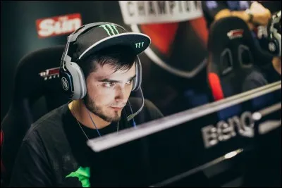 Quel est le vrai nom de Shox ?