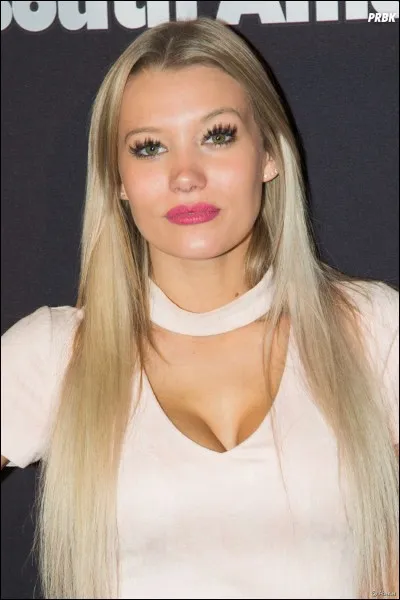 Comment s'appelle cette femme ?