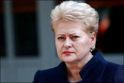 Deux pays de l'Union européenne ont élu une femme à la Présidence. Dans quel pays Dalia Grybauskaitė occupe-t-elle cette fonction, depuis le 12 juillet 2009 ?