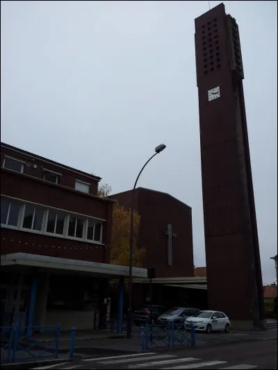 Quelle rue se trouve dans le quartier Saint Pierre ?