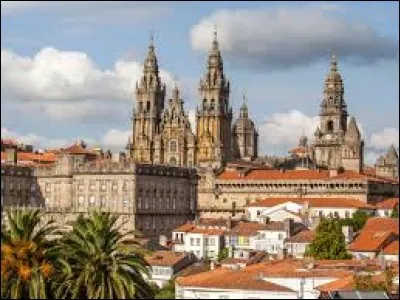 La ville de Saint-Jacques-de-Compostelle se trouve en Espagne.