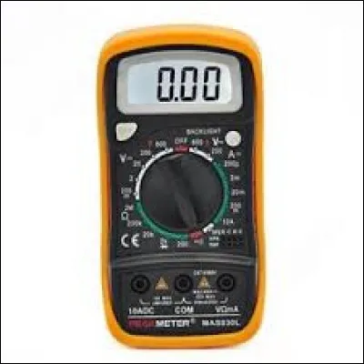 Comment s'appelle l'appareil de mesure de l'intensité d'un courant électrique dans un circuit ?