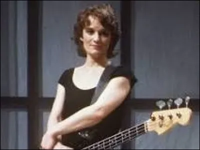 Qui est cette bassiste du groupe Téléphone de 1976 à 1986 ?