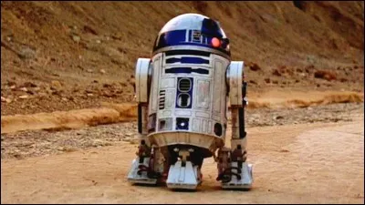 Quel est le droïde toujours avec Luke ?