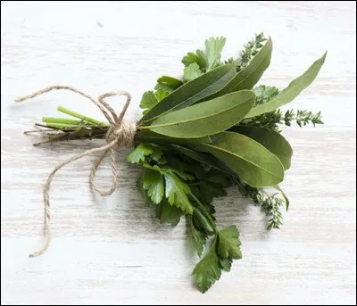 « Nous n'irons plus au bois, les lauriers sont coupés » est une chanson composée par Mme de Pompadour. Quel repère historique recèle-t-elle ?